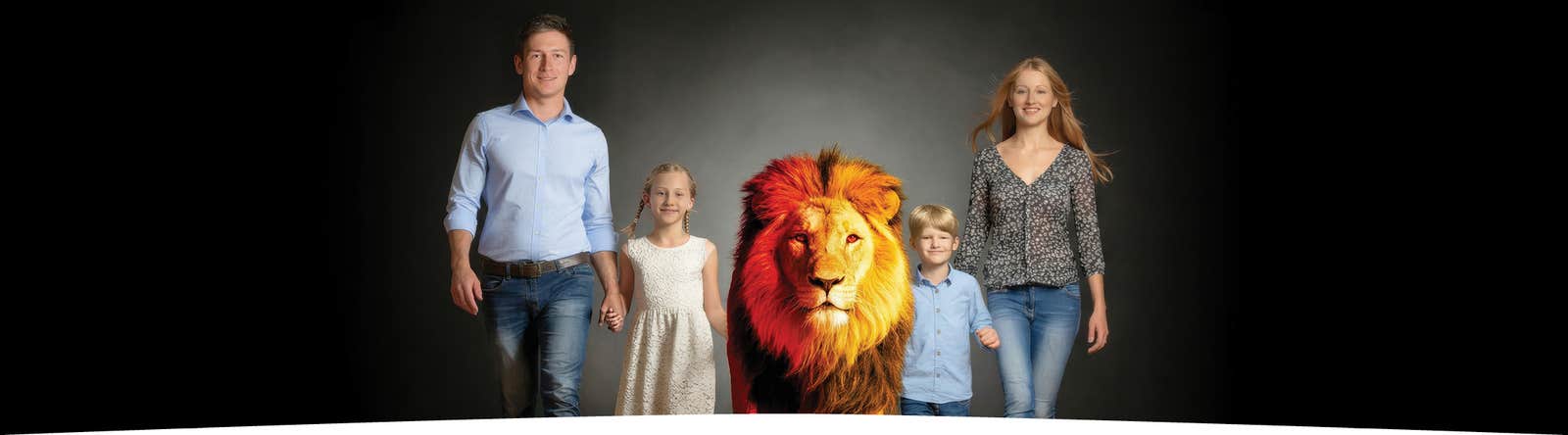 Avipro lion with a family