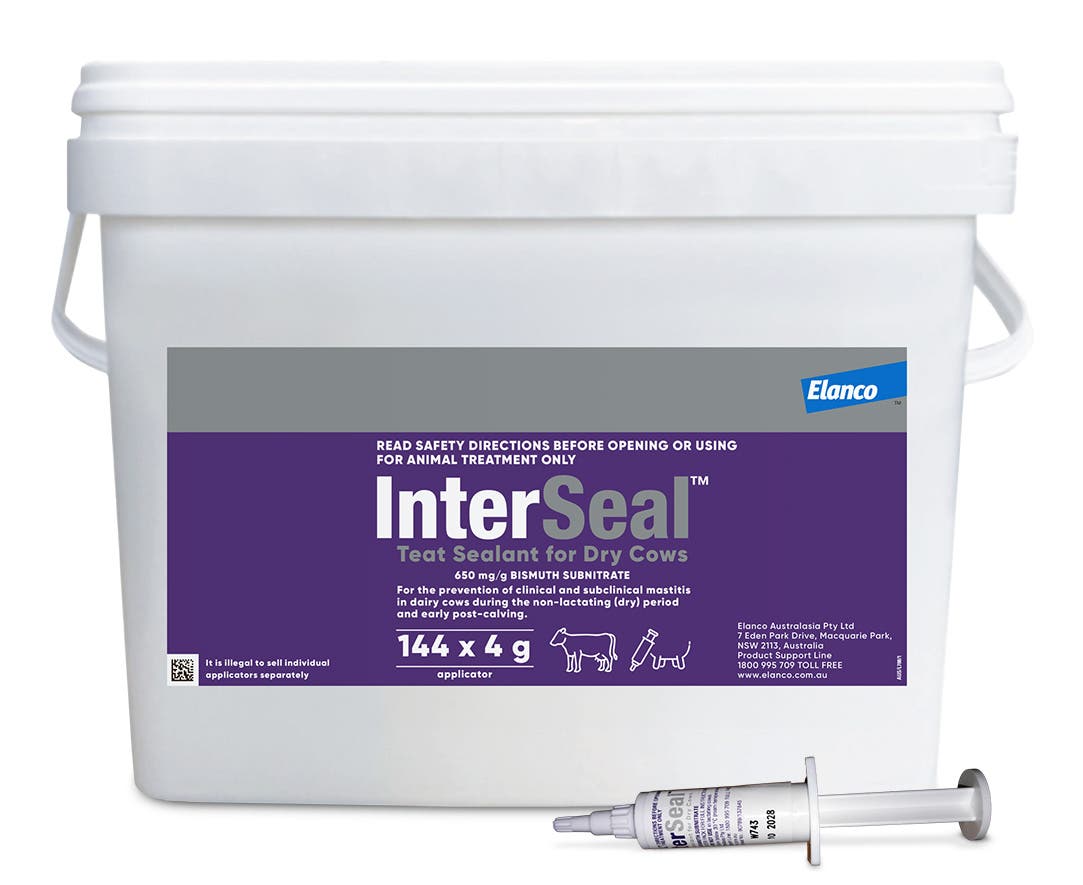 Interseal pack with syringe